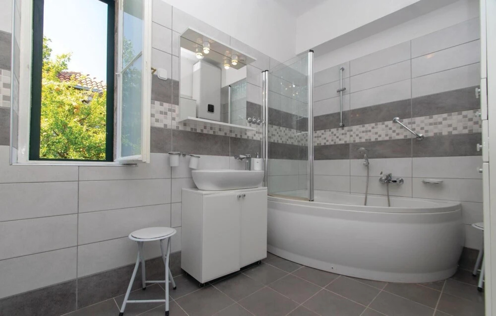 Nice Home in Trpanj With Wifi and 3 Bedrooms