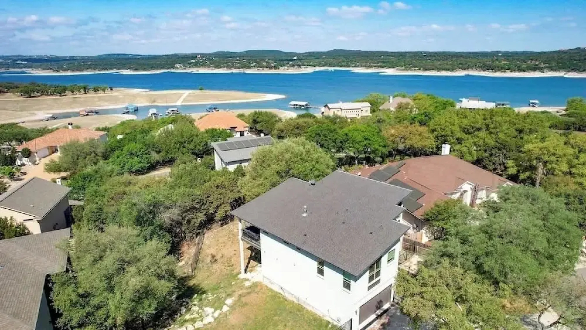 Upscale 5BR Home on Lake Travis/hottub/lake Views