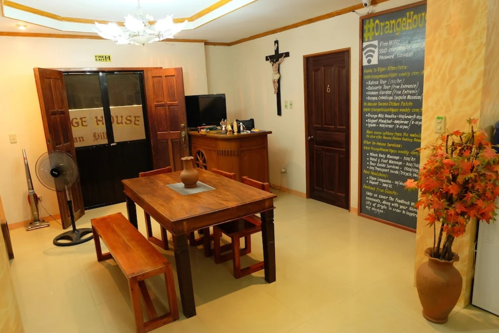 The Orange House - Vigan Villa