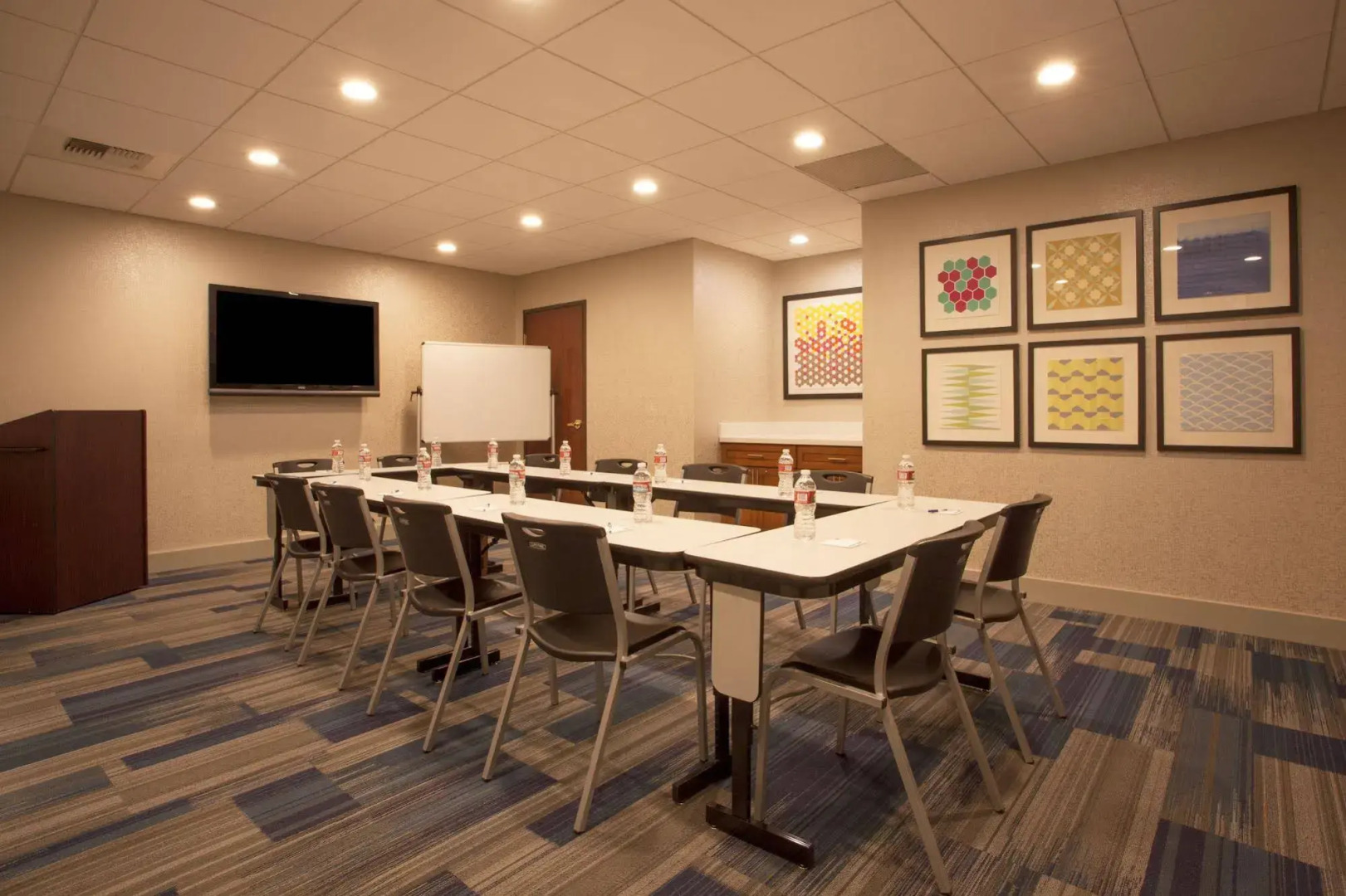 Holiday Inn Express & Suites Davis - University Area by IHG