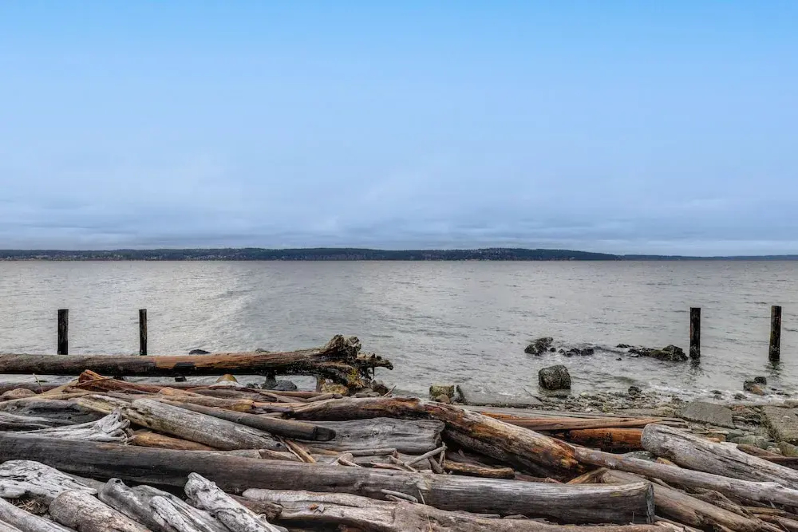Waterfront Whidbey Island Hideaway w/ Beach Access