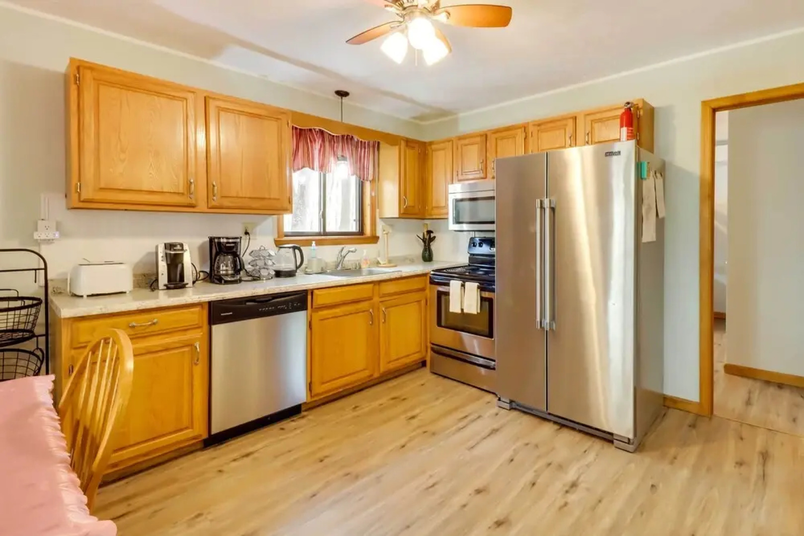 Spacious Pocono Lake House Near Skiing & Swimming!