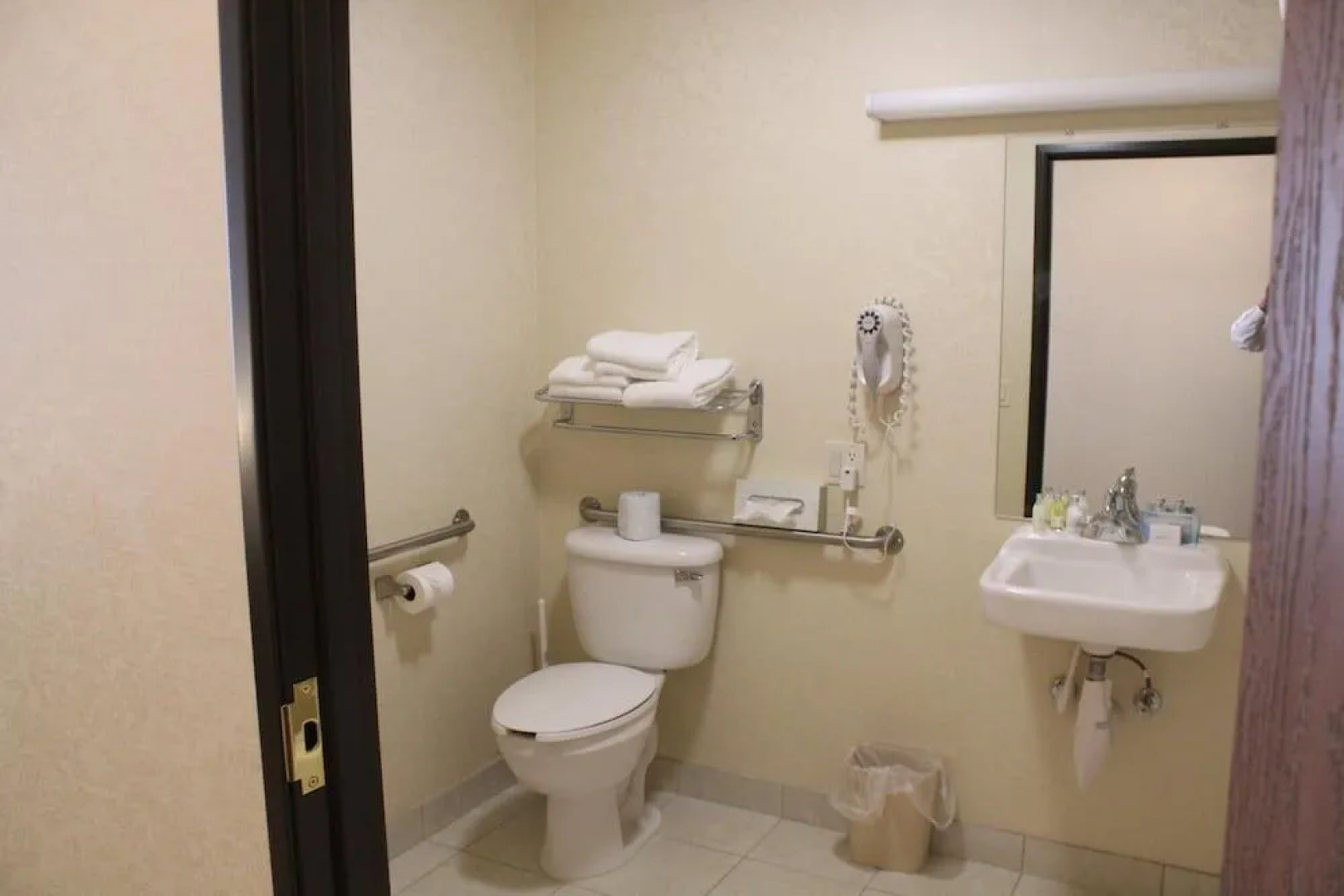 Silverland Inn and Suites