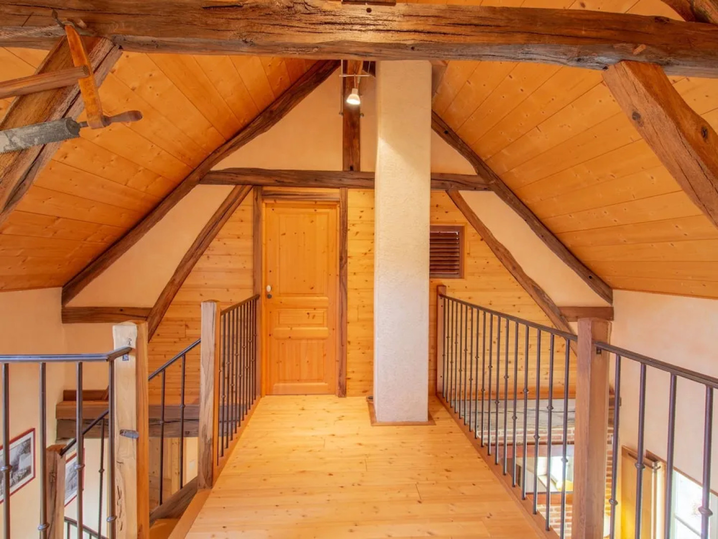 Fine Holiday Home in the Surroundings of Vitry-aux-loges Near Large Swimming Lake