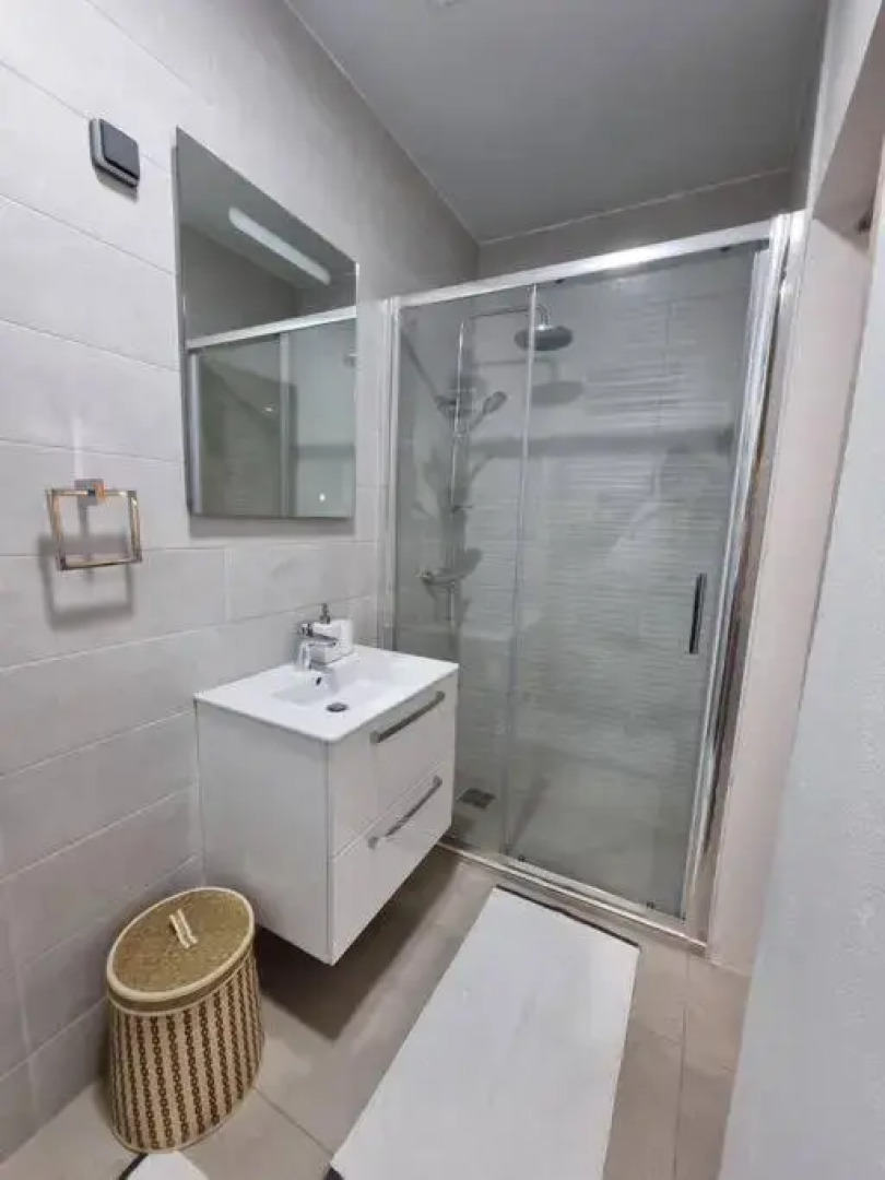 Charmant Studio rénové, 5 min à pied de la plage