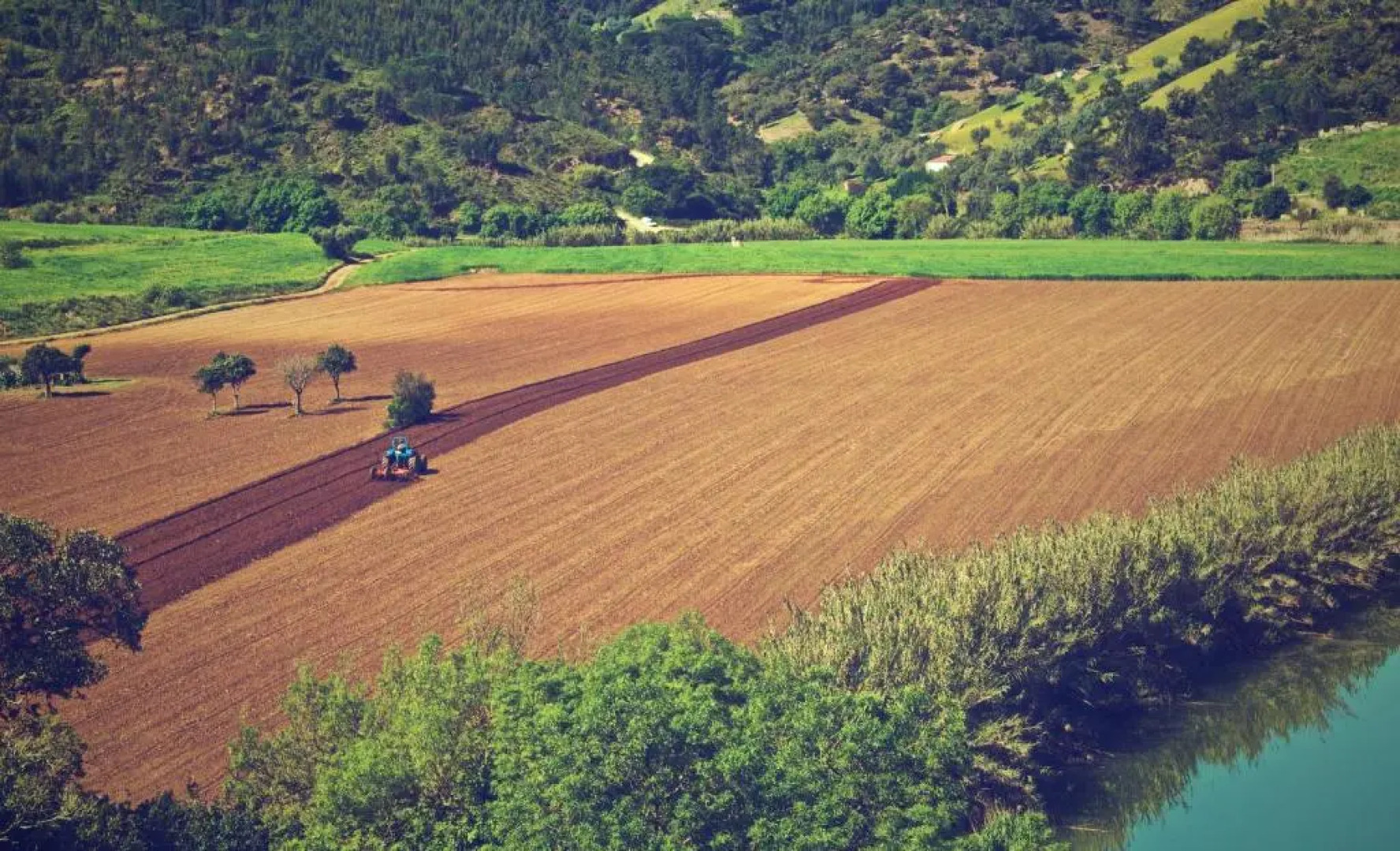 Romantic riverside retreat