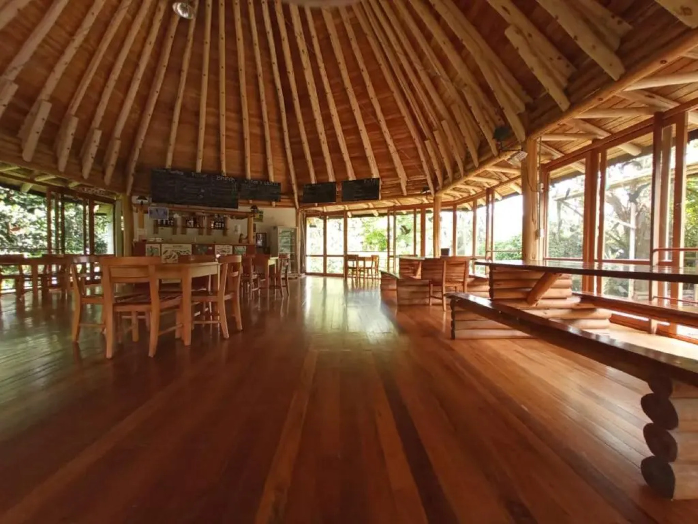 Hosteria La Roulotte Mindo