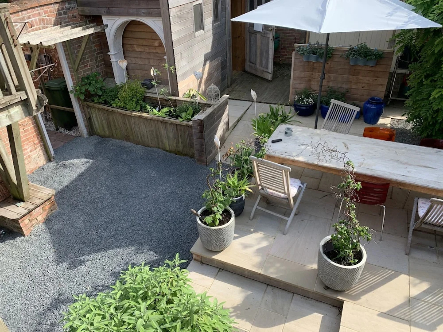 Rooms at no Three, Chameleon House