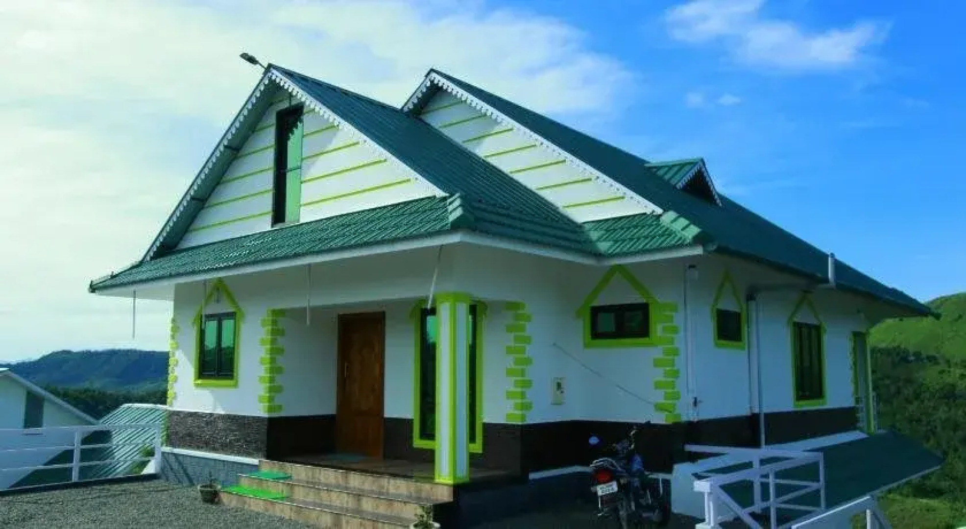 The Kissing Mountains