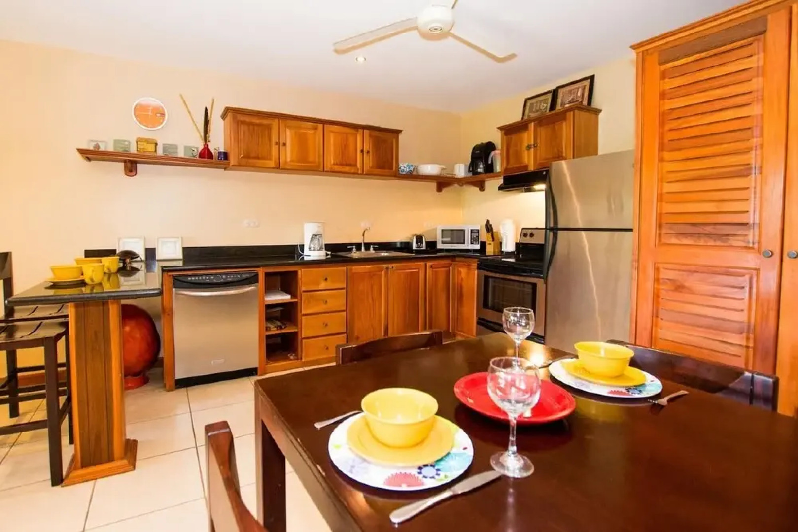 Colorful Condo with a Swimming Pool and Close Proximity to El Coco and the Beach