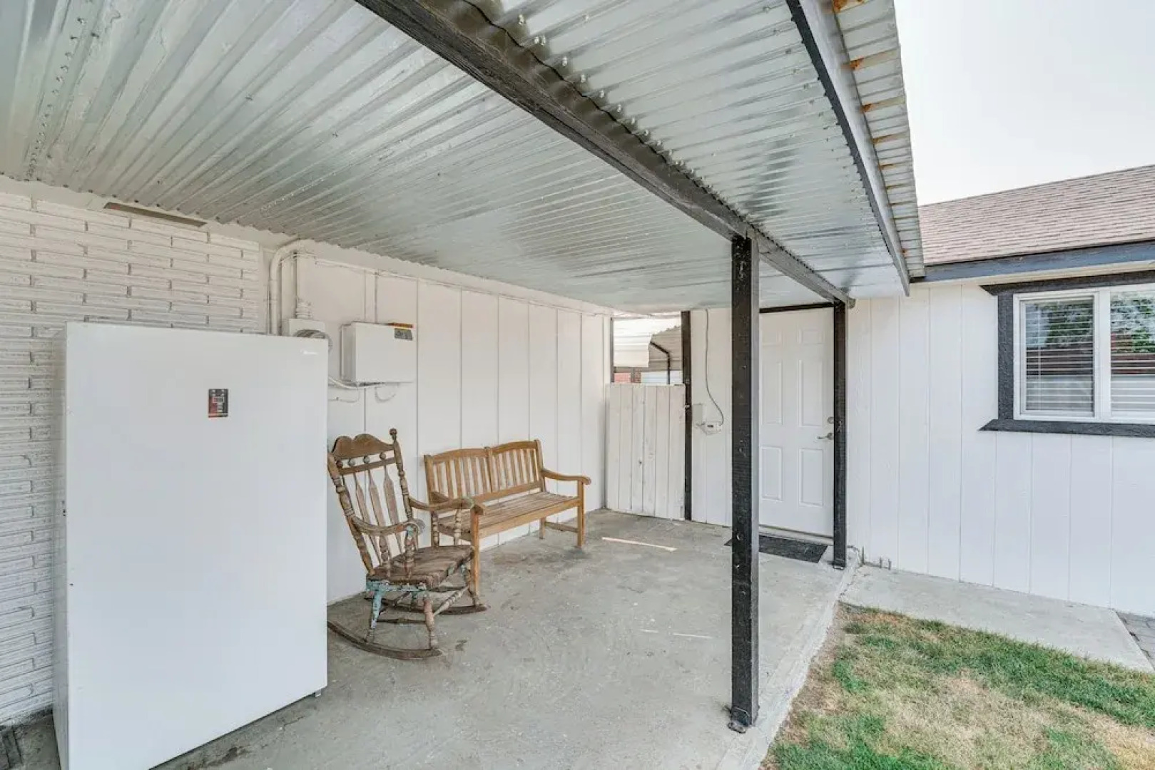 Pet-friendly Home < 1 Mi to Downtown Moses Lake!