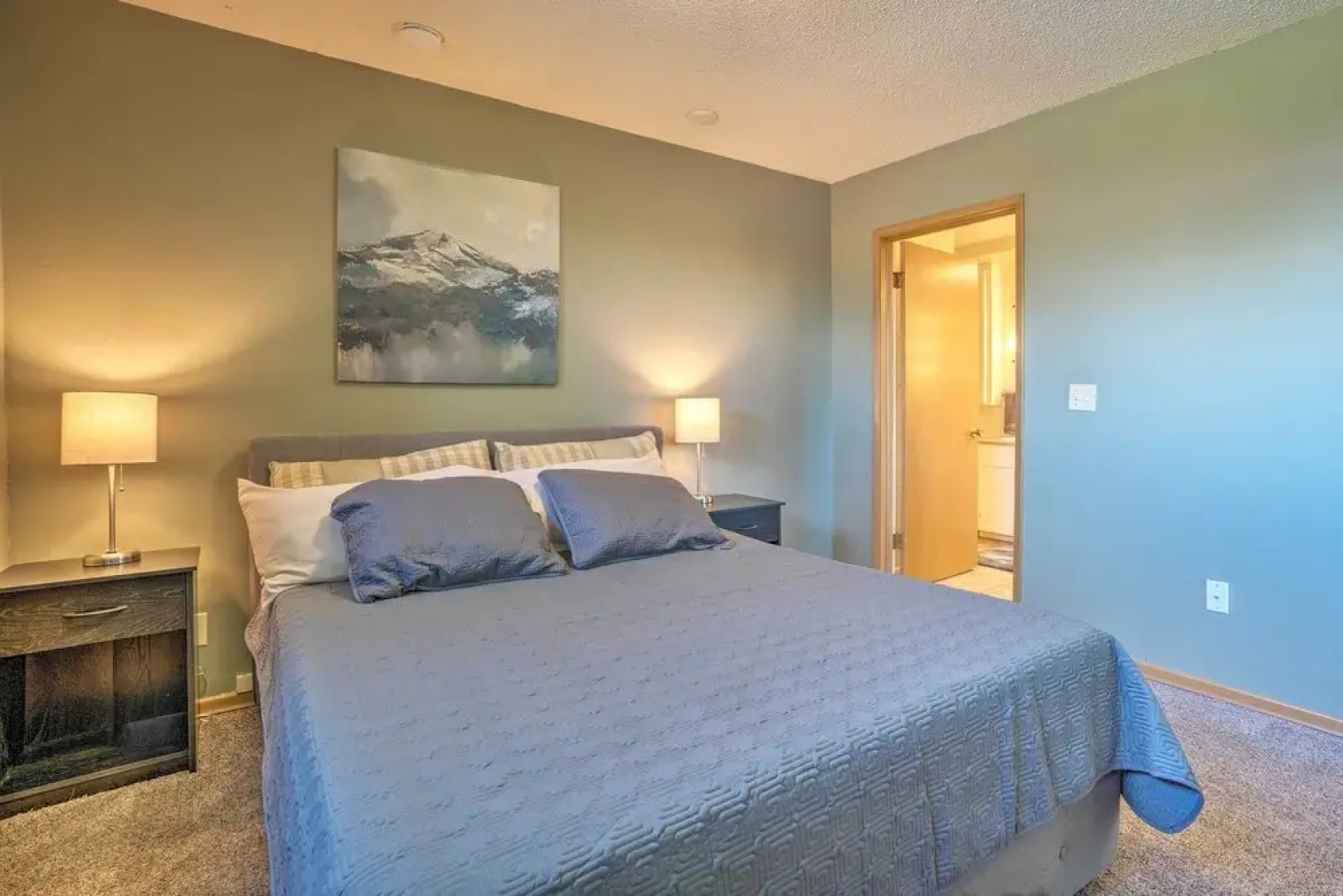 Lake House w/ Hot Tub - 1 Mi to Surf 'n Slide