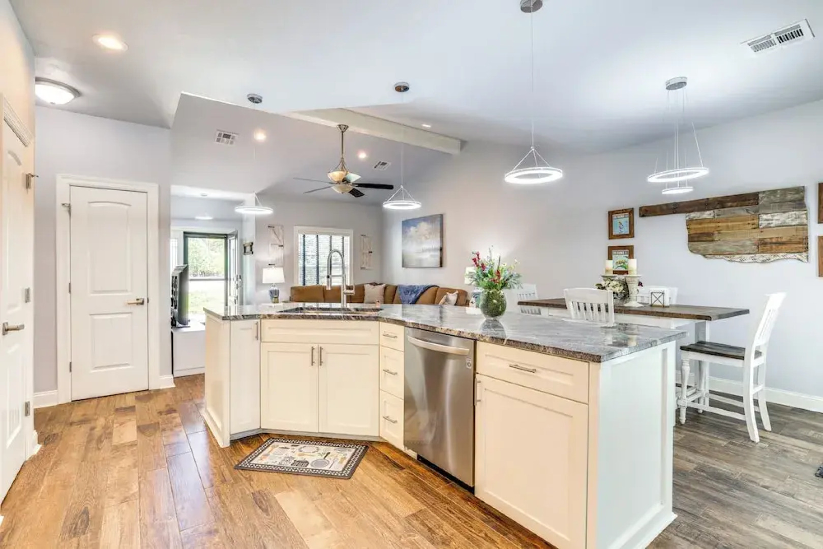 < 1 Mi to Golf & Marina: Inviting Home in Afton!