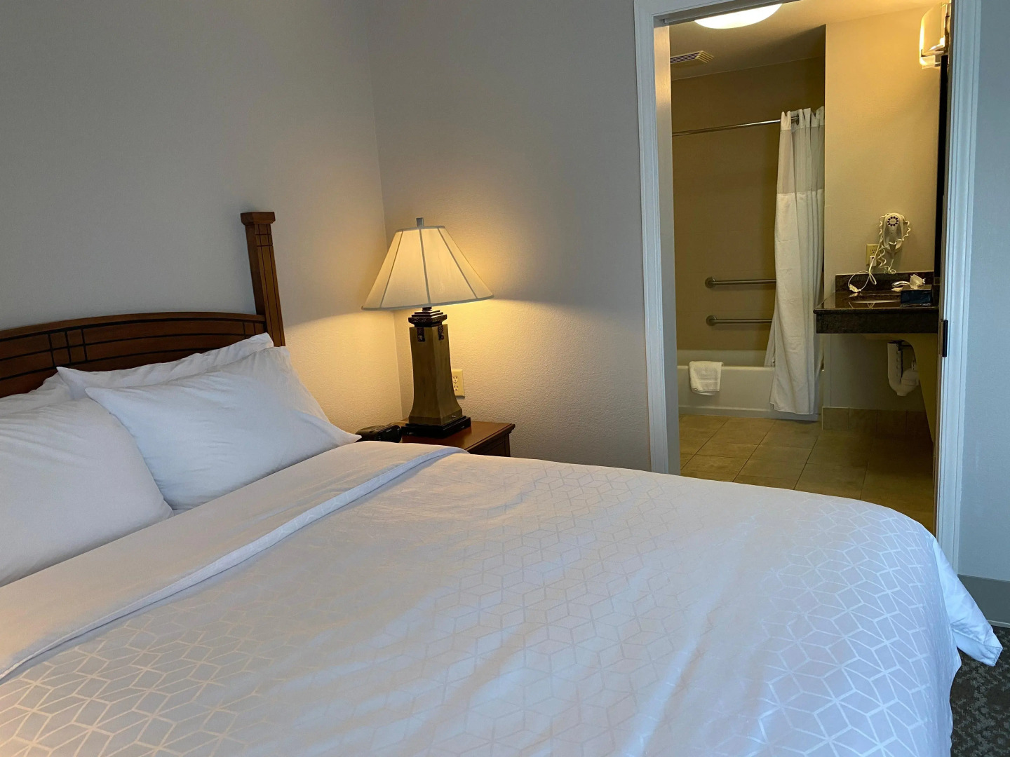 Staybridge Suites Milwaukee West-Oconomowoc by IHG