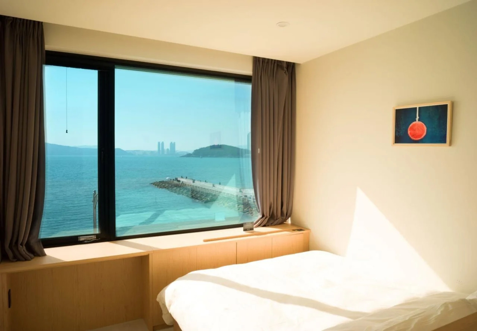 Mipo Oceanside Hotel