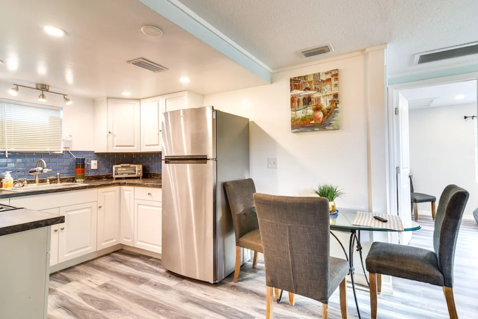 Remodeled Seminole Apt + Yard: 3 Mi to Beach!