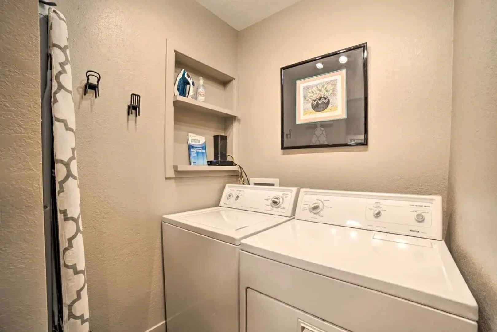 Game Room & Putting Green: Reno Home!