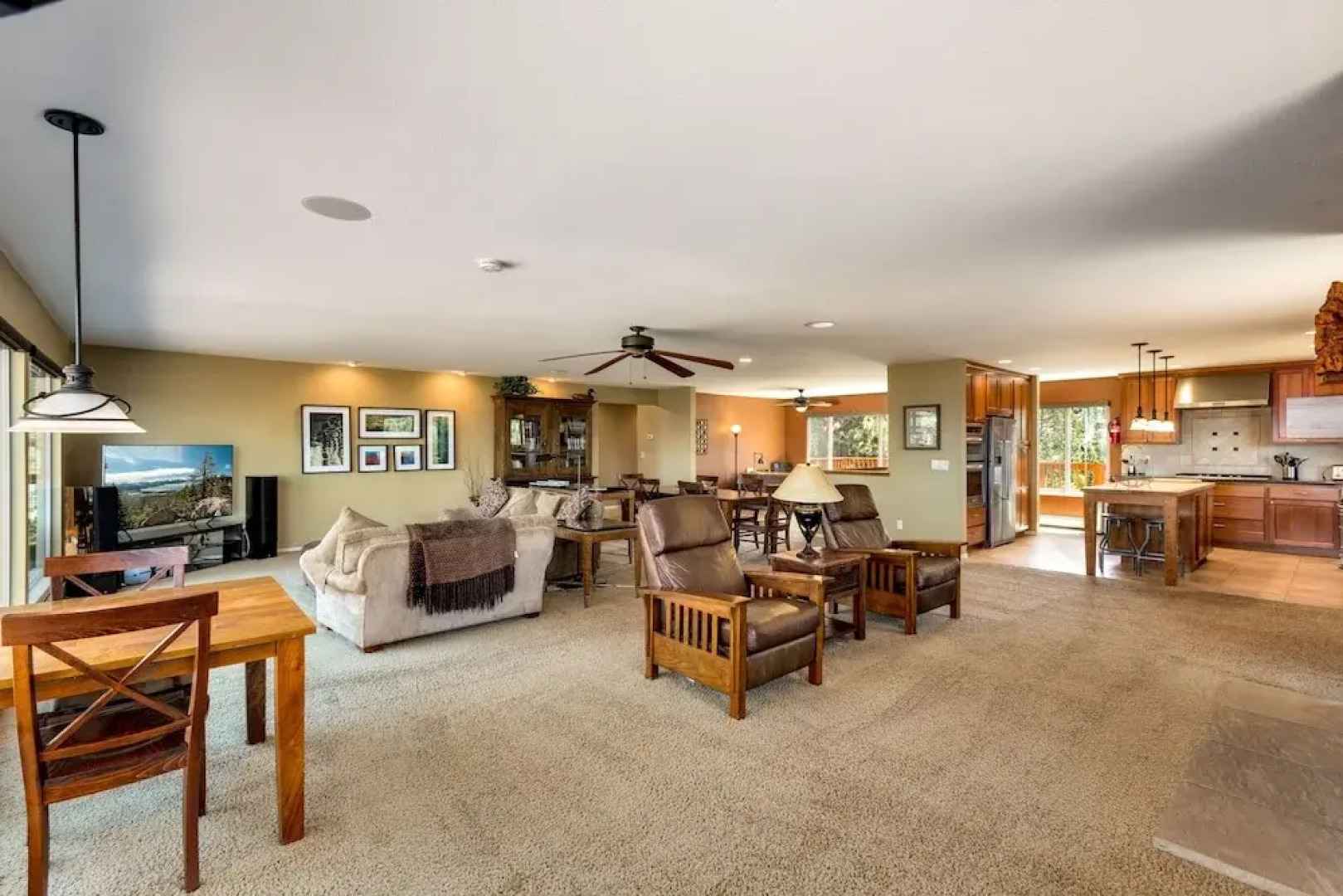 Tudor Lodge 4 Bedroom Home