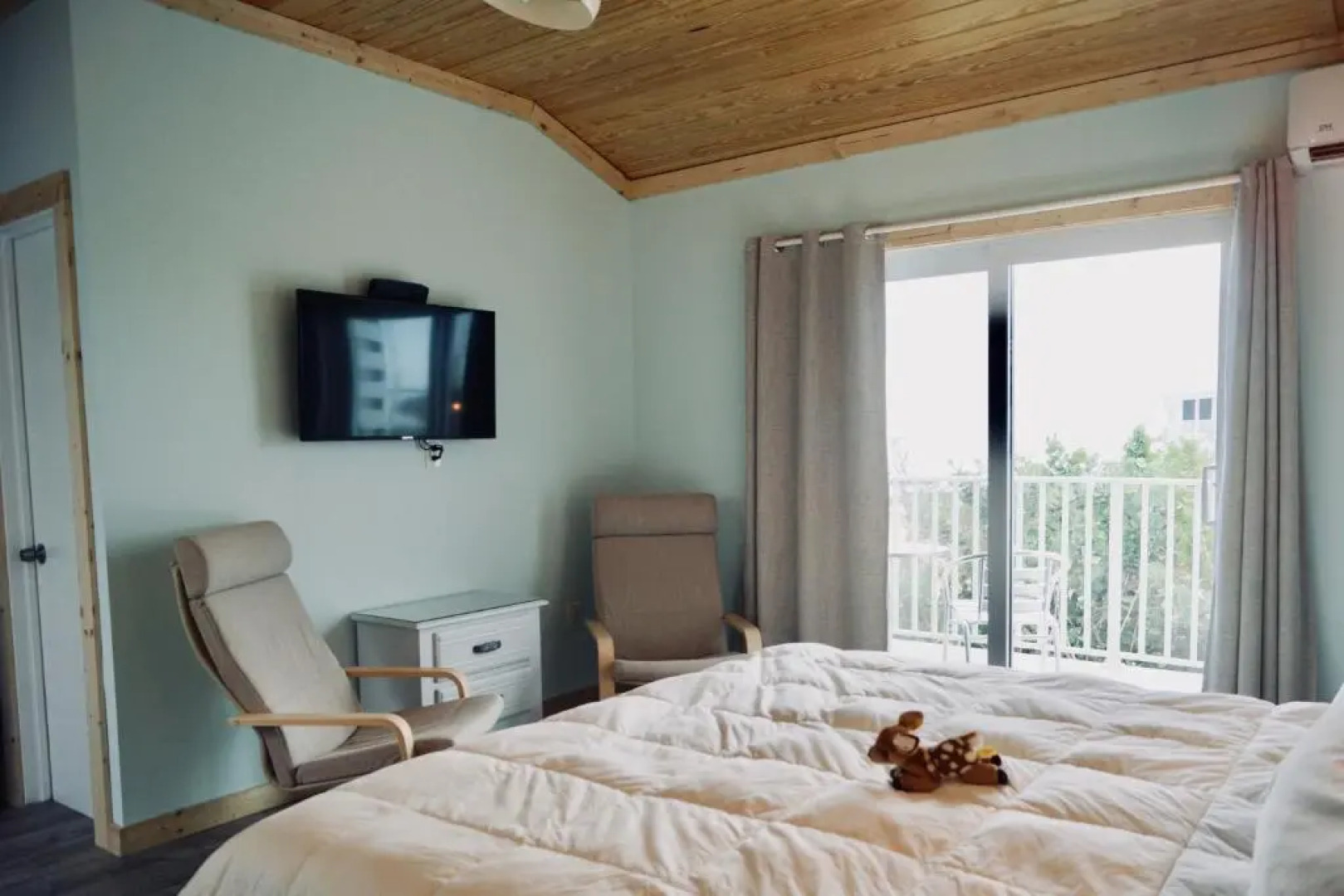 Deer Run on the Atlantic