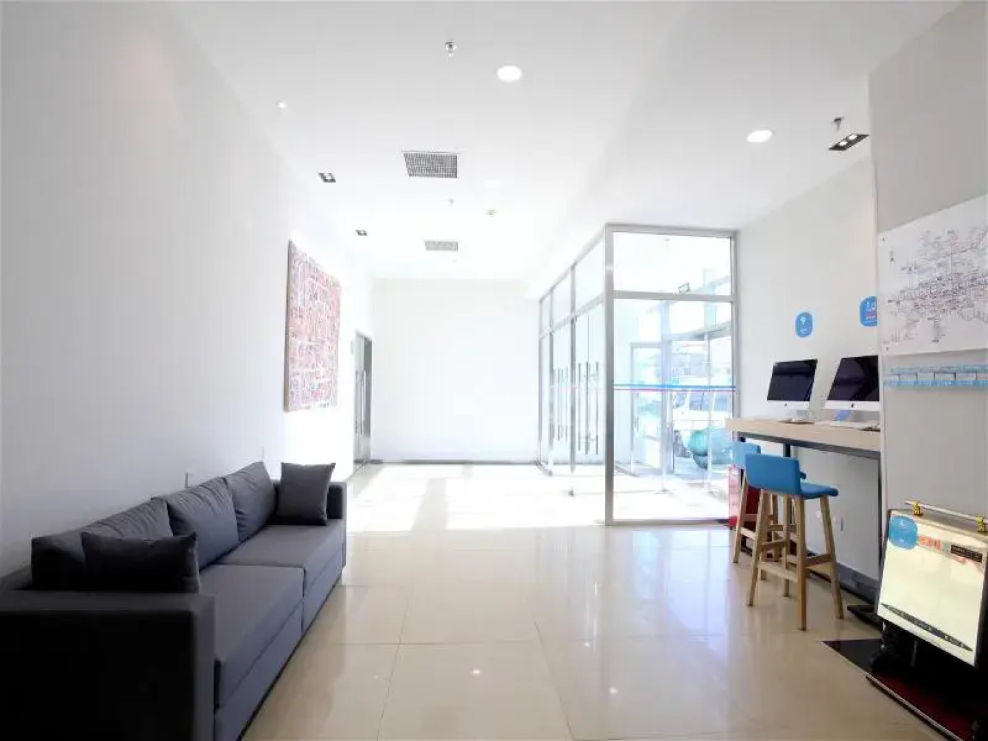 Hanting Express (Beijing Railway Station Front Squ