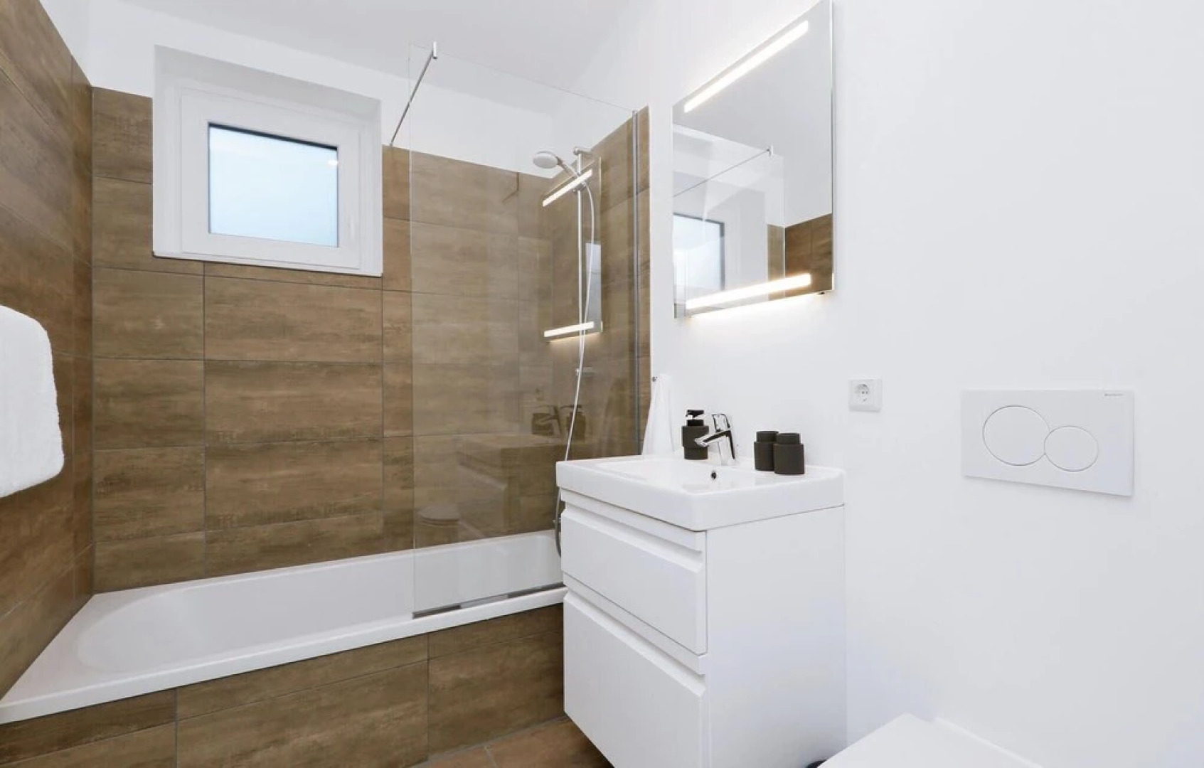 Stunning Home in Lembruch/dümmer See With Sauna, Wifi and Indoor Swimming Pool