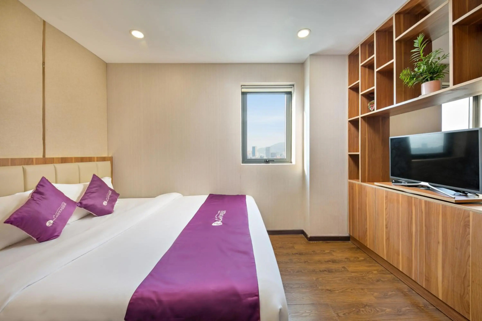 Lavender Riverside Hotel