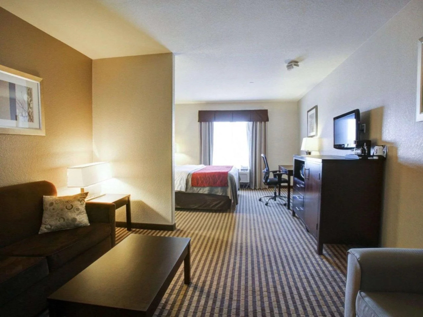 Comfort Inn & Suites