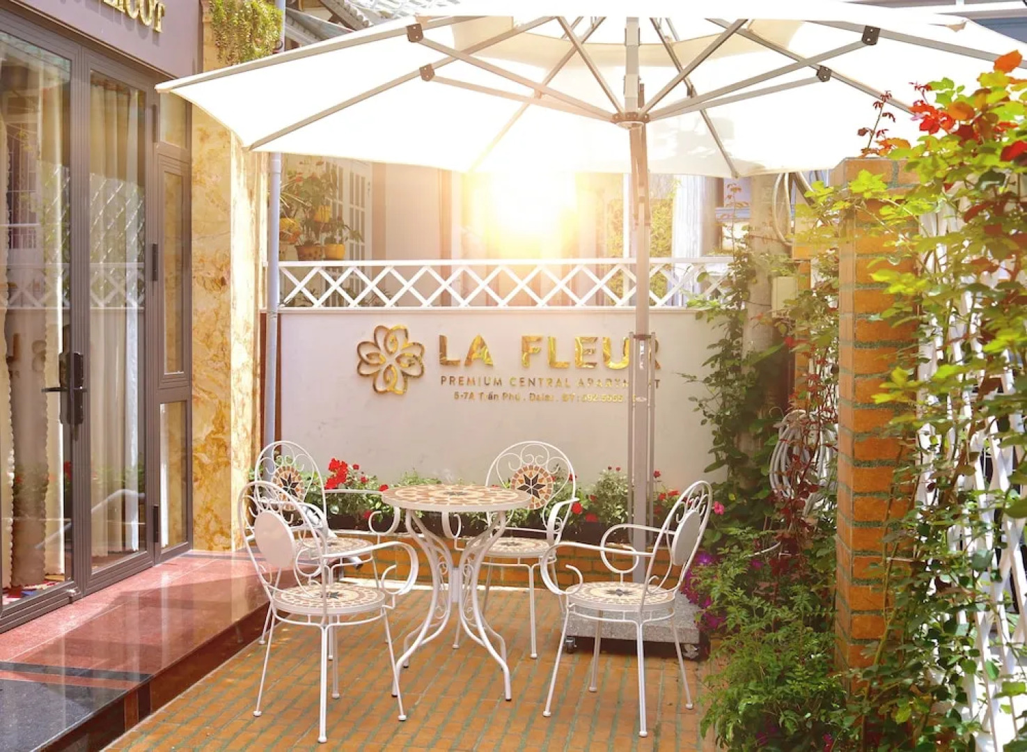 La Fleur Premium Central Apartment