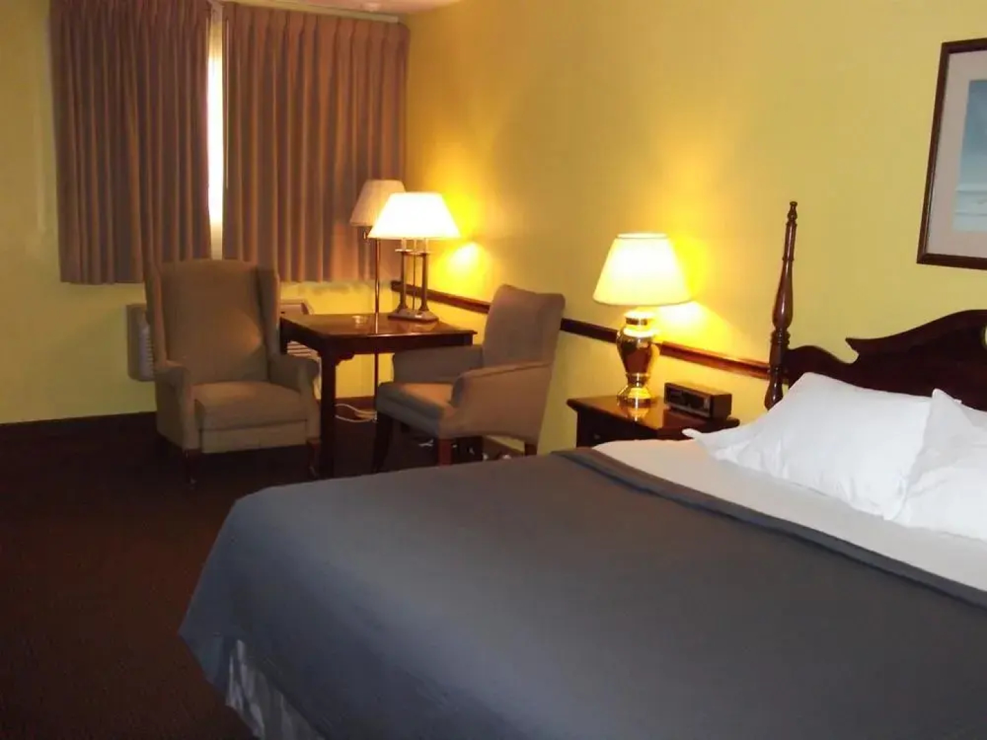 Townsman Inn