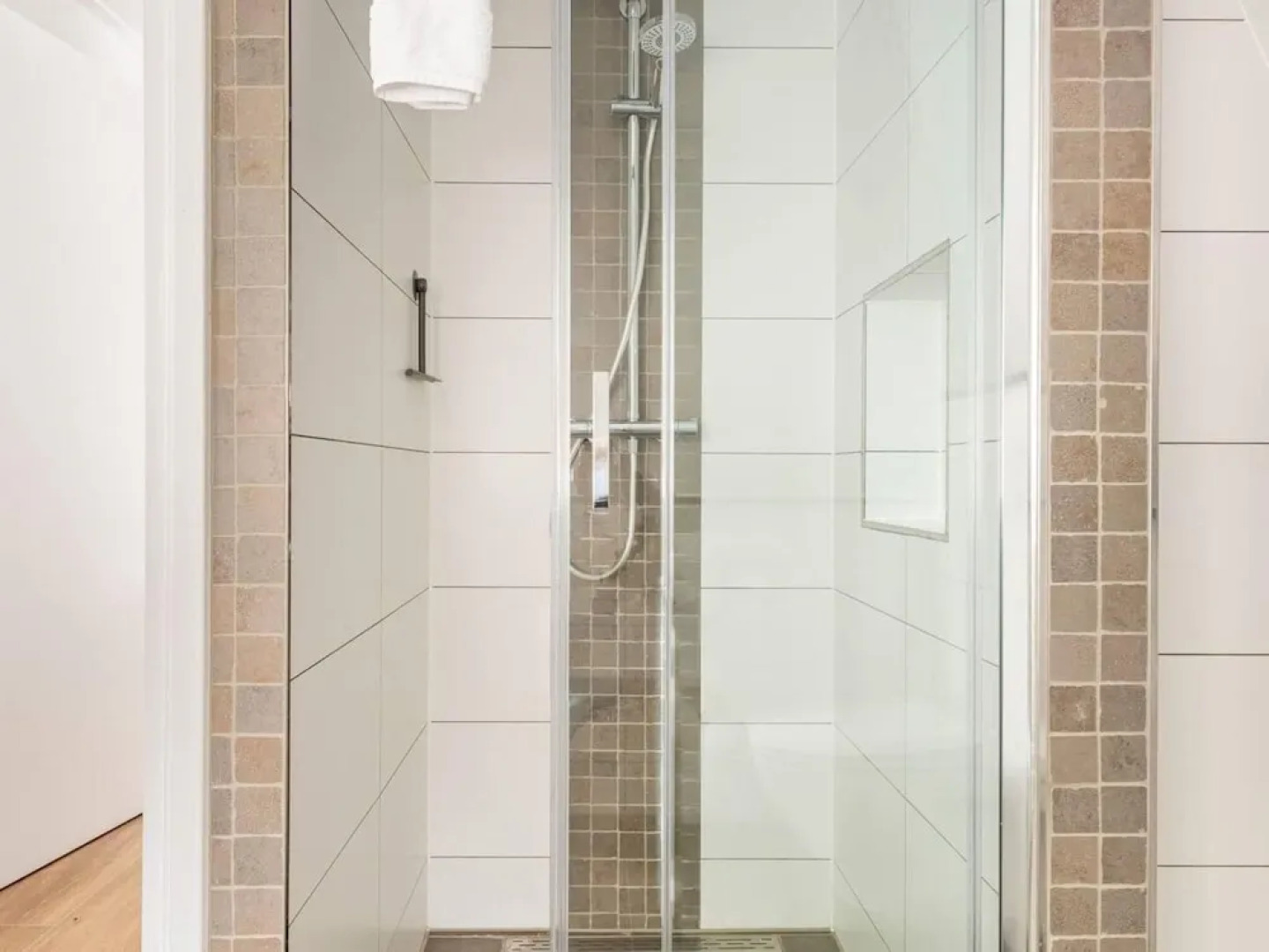 Charming Holiday Home in Poortugaal With Garden