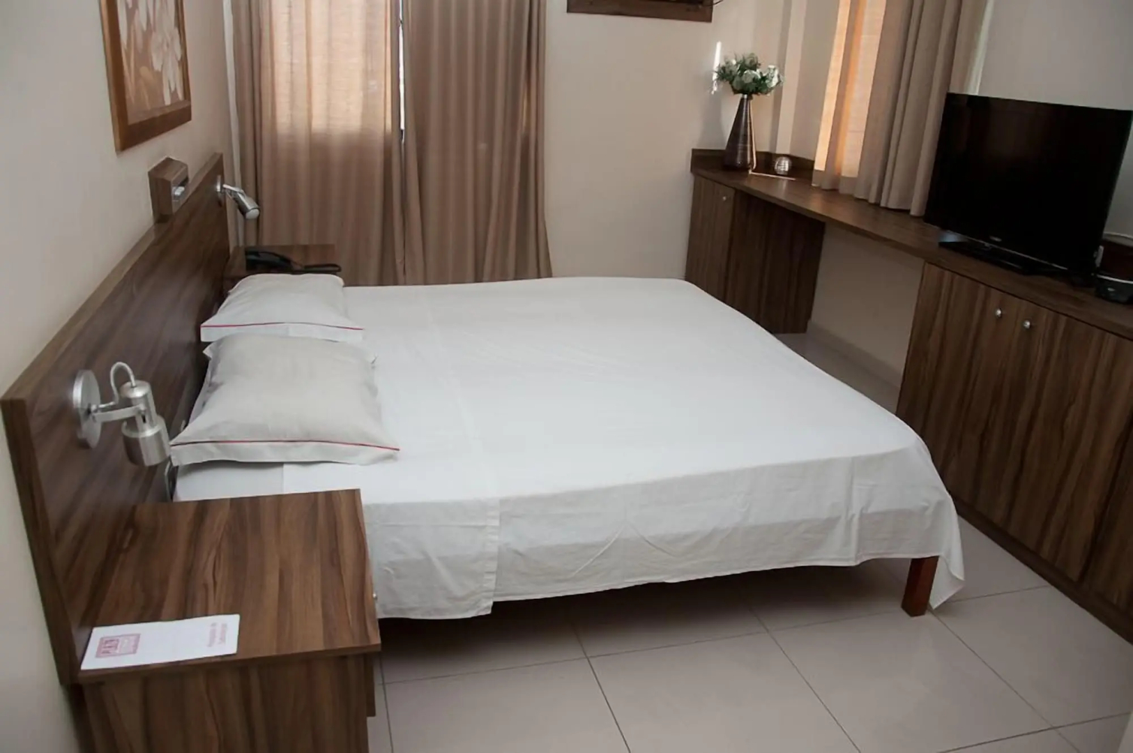 Plaza Suite Hotel