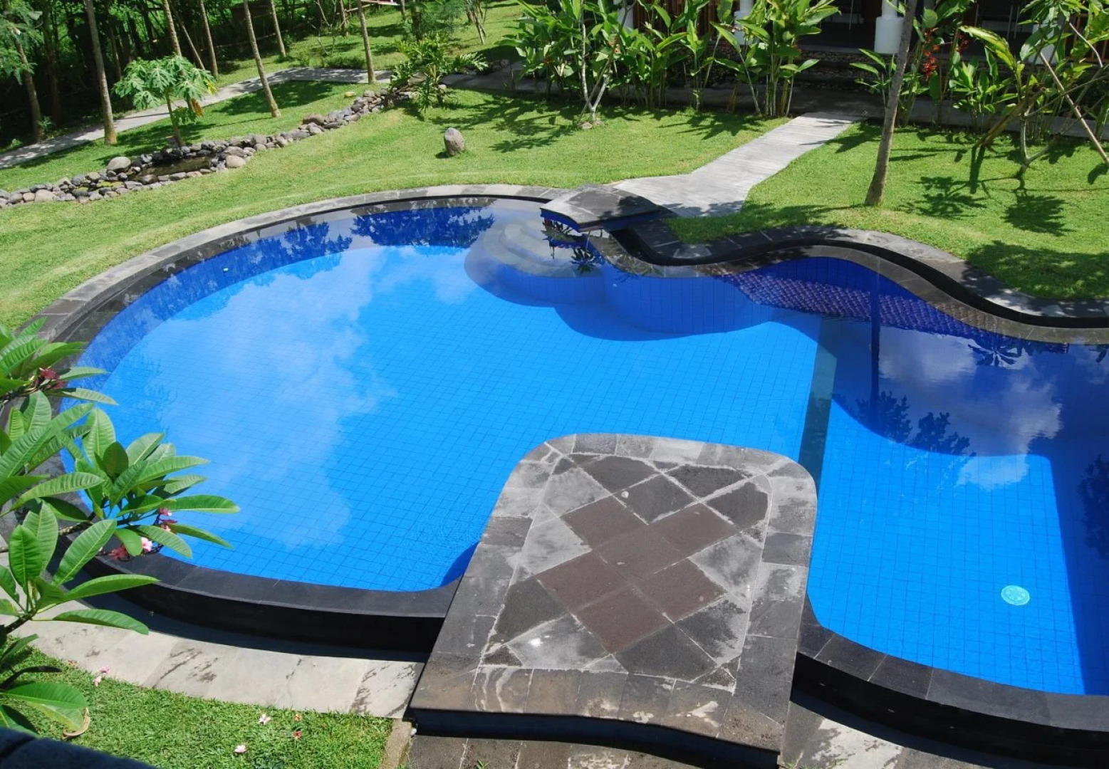 Pondok Anggrek Putih