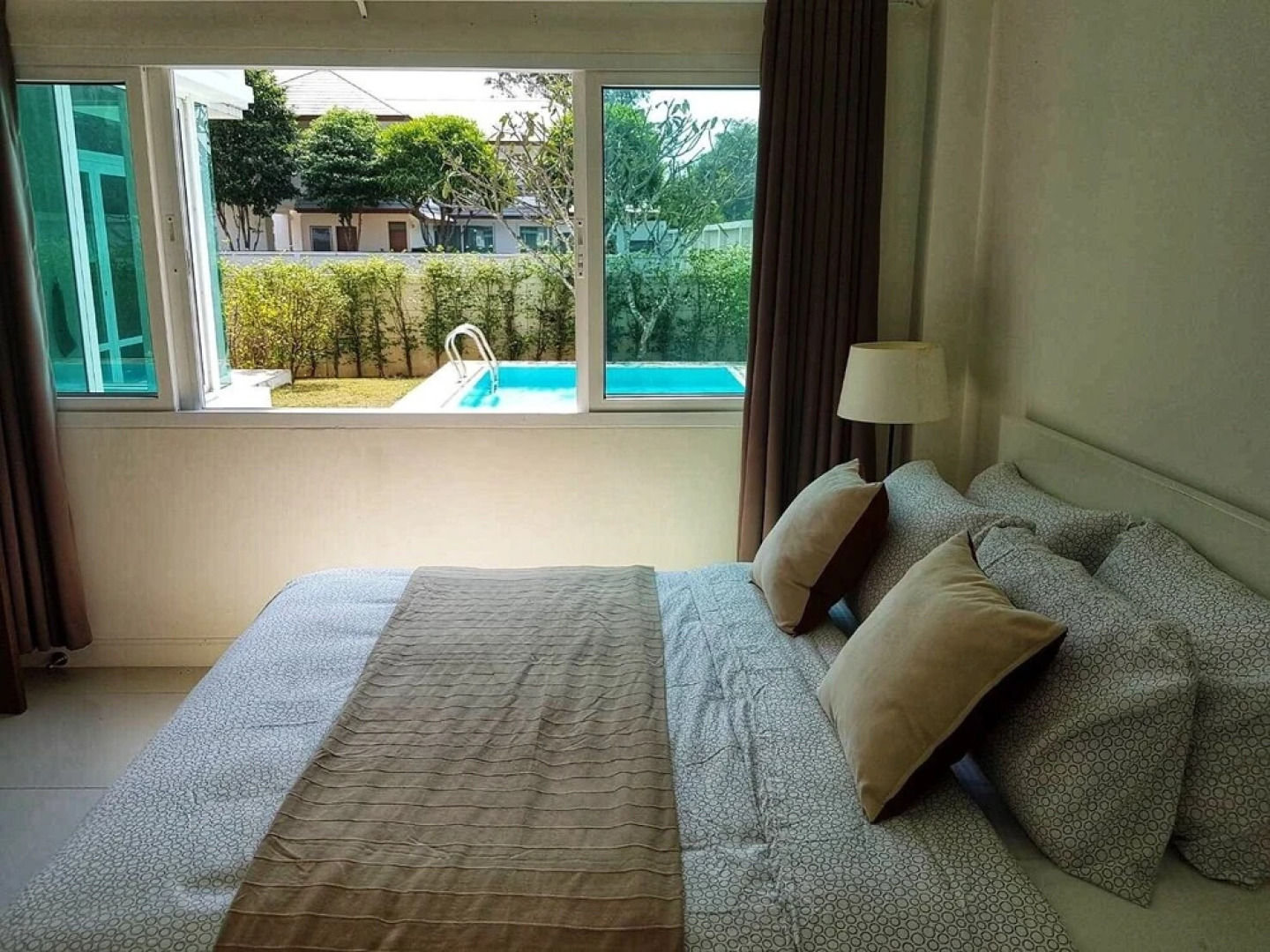 AnB Pool Villa 4BR Beachfront in Pattaya