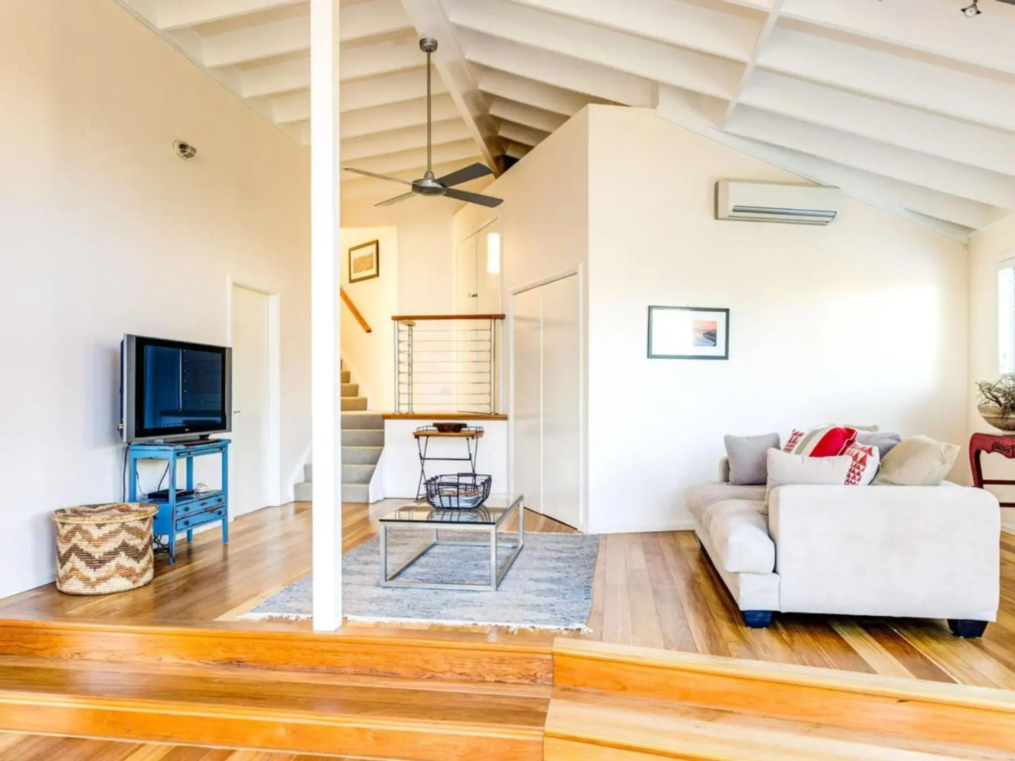 THE LOOKOUT AT GERROA Gerroa 4pm check out Sundays