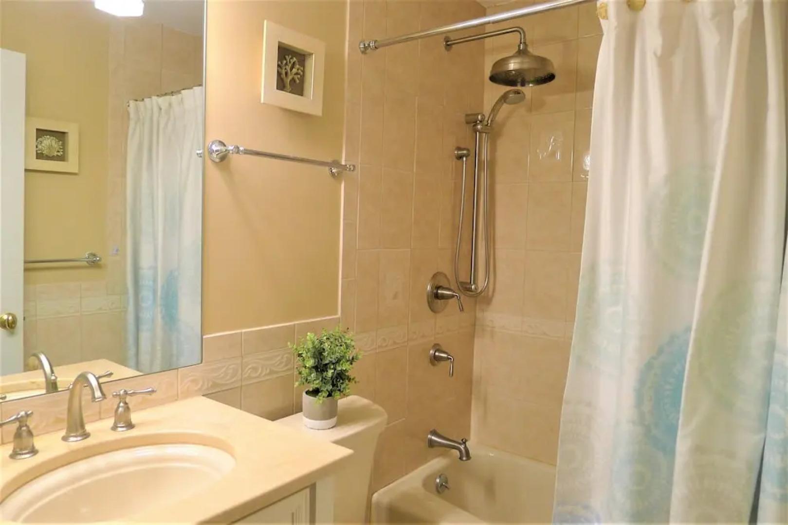 112 Chilton - 2 Bedroom Condo