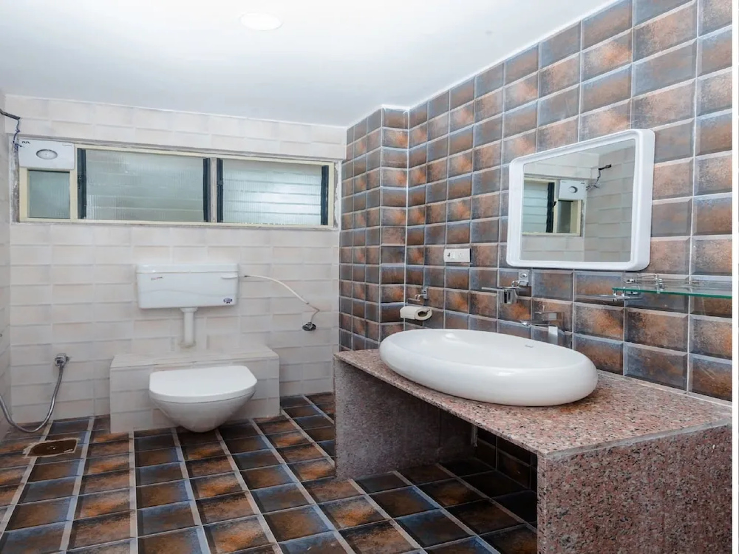 OYO 28759 Green Park Club Resort