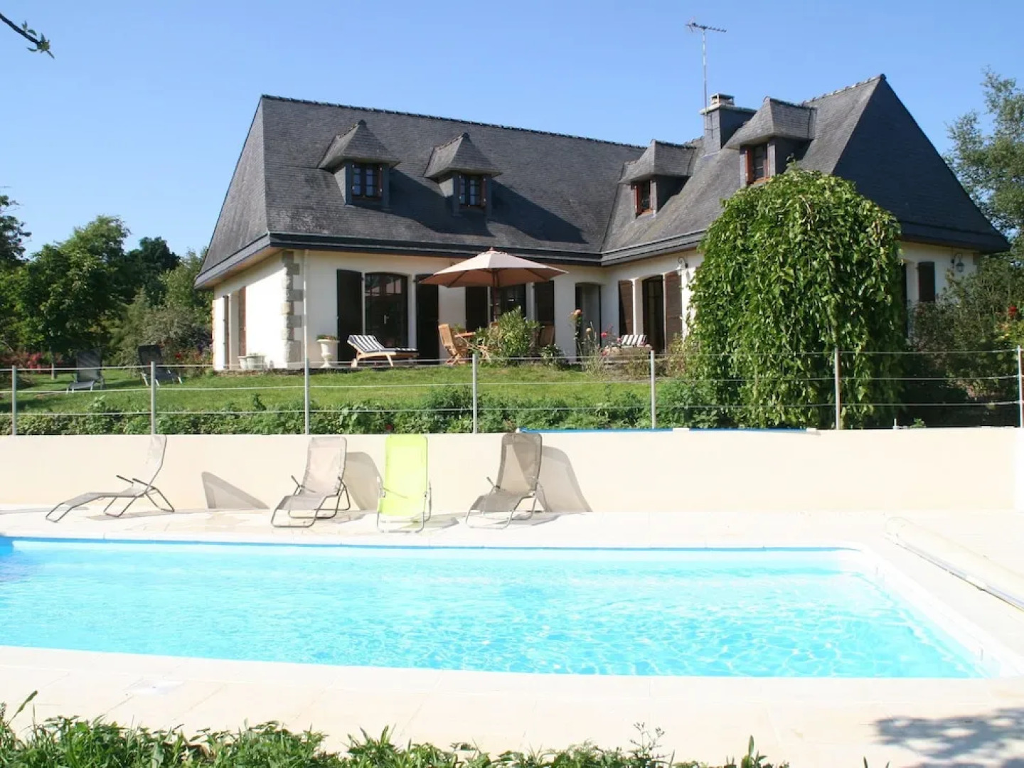 Detached Villa With Private Pool Near the Atlantic Ocean