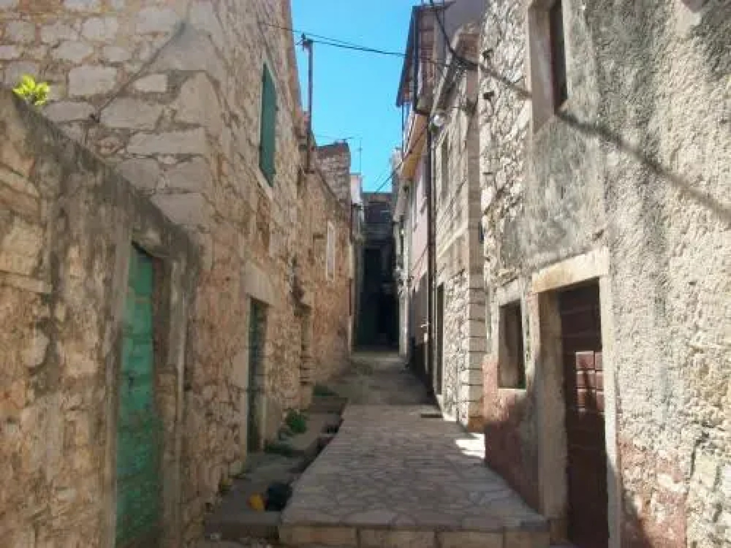 Apartments Luna Tisno