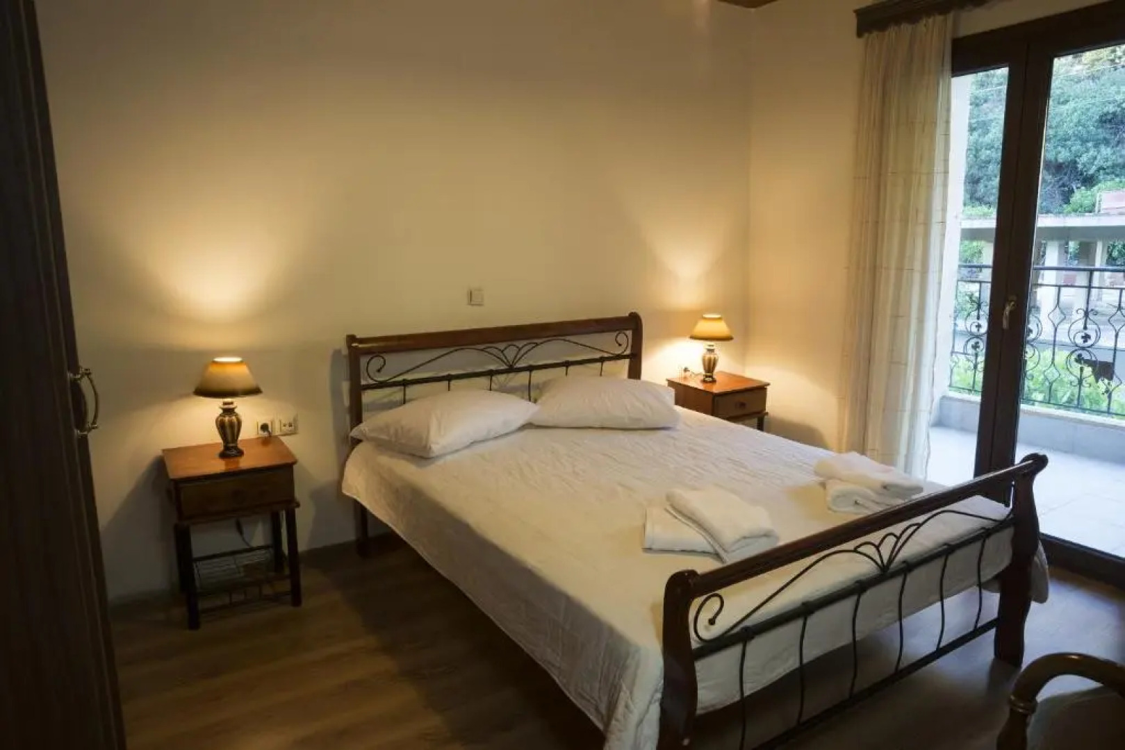 Elia Maisonette Therissos