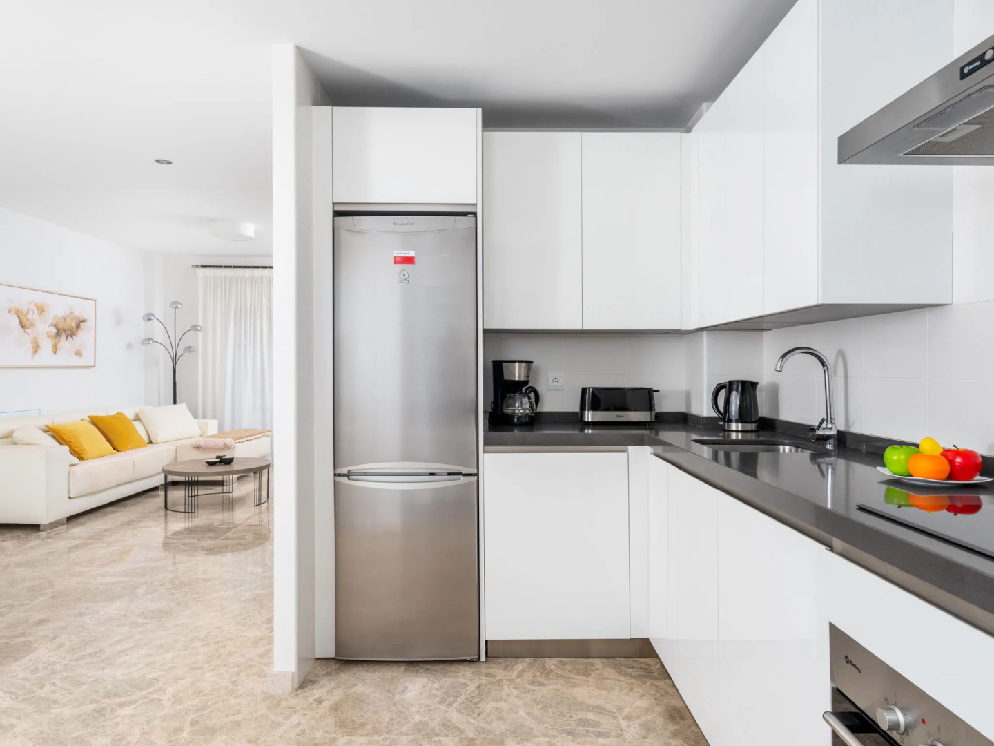 Los Naranjos Singles