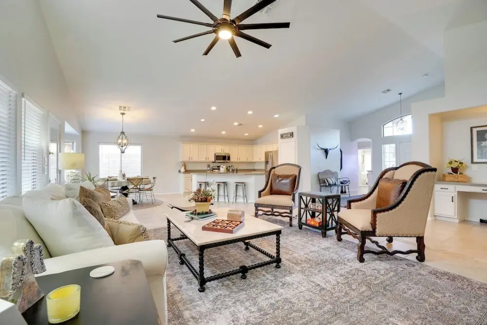 Pool, Fenced Yard: El Mirage 'sunshine House'