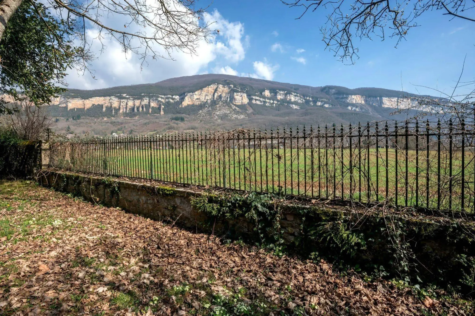 Domaine des Cèdres : Logis Hôtel, Résidence, Gîtes et Insolites