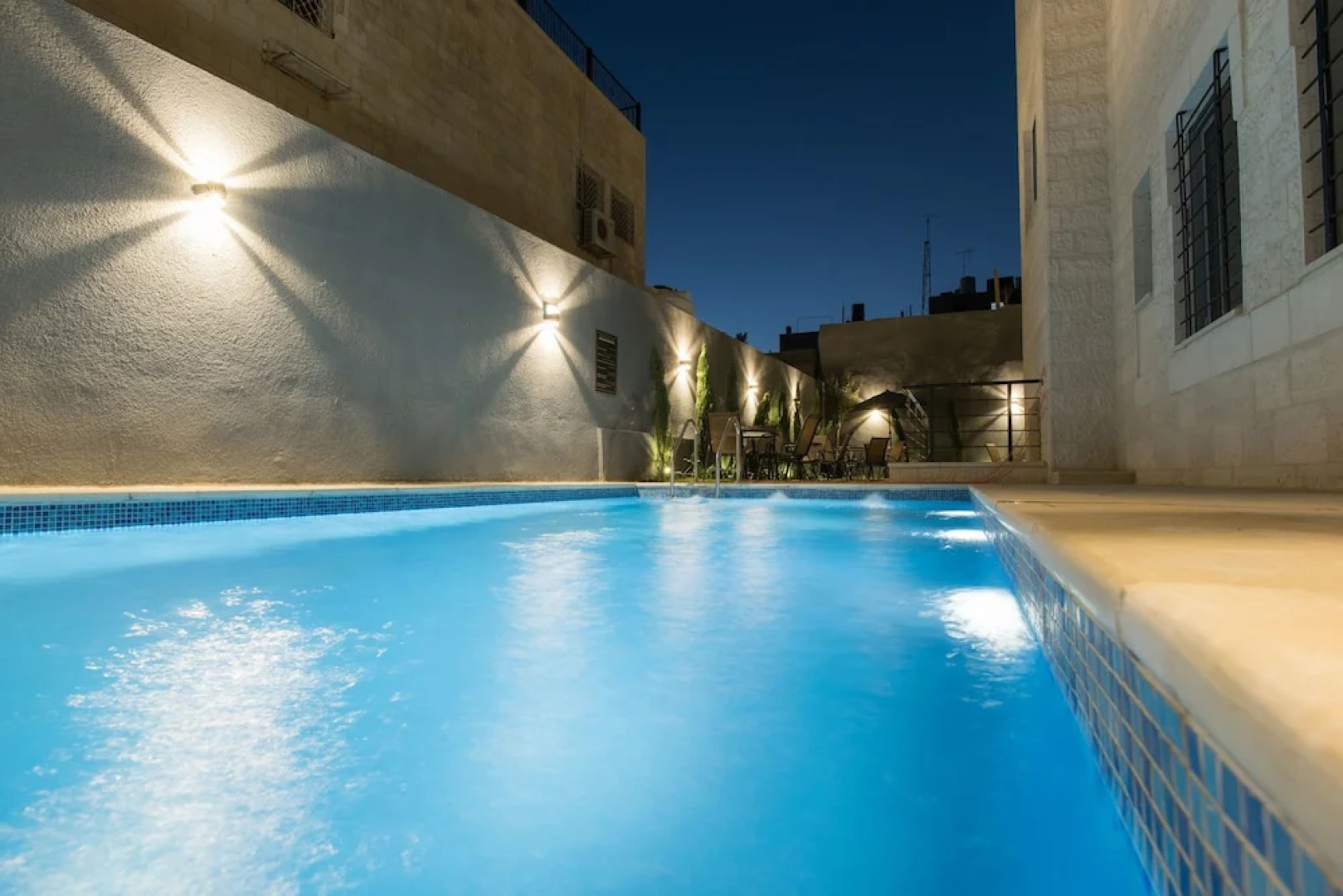 Shams Al Weibdeh Hotel Apartment