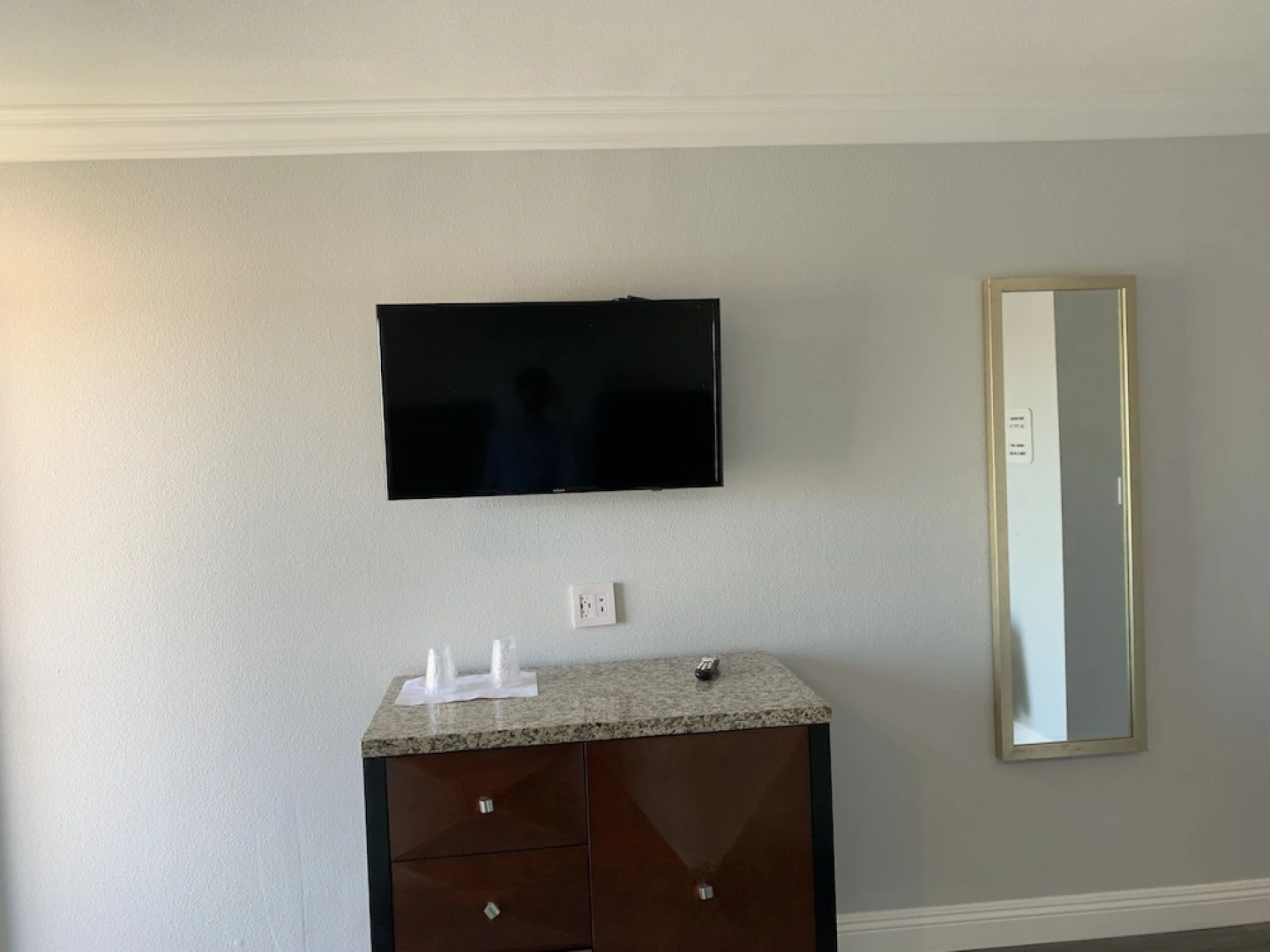 ERTH INN by AGA – Mojave