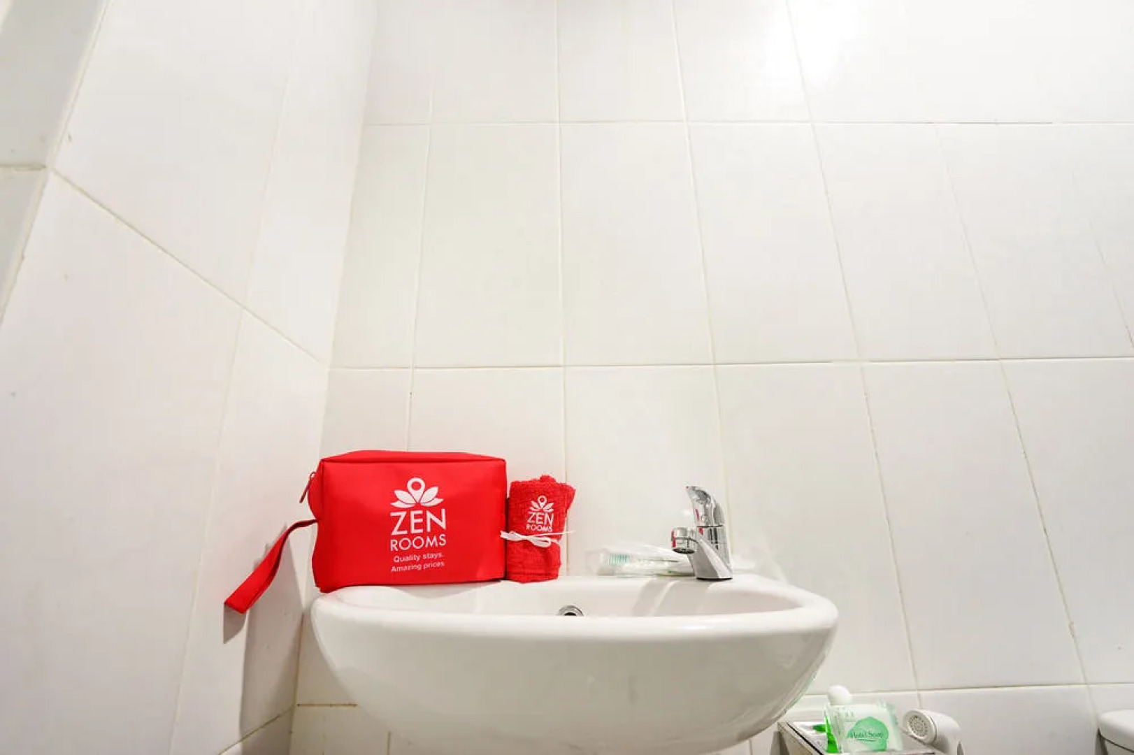 ZEN Rooms Near Mitra Raya