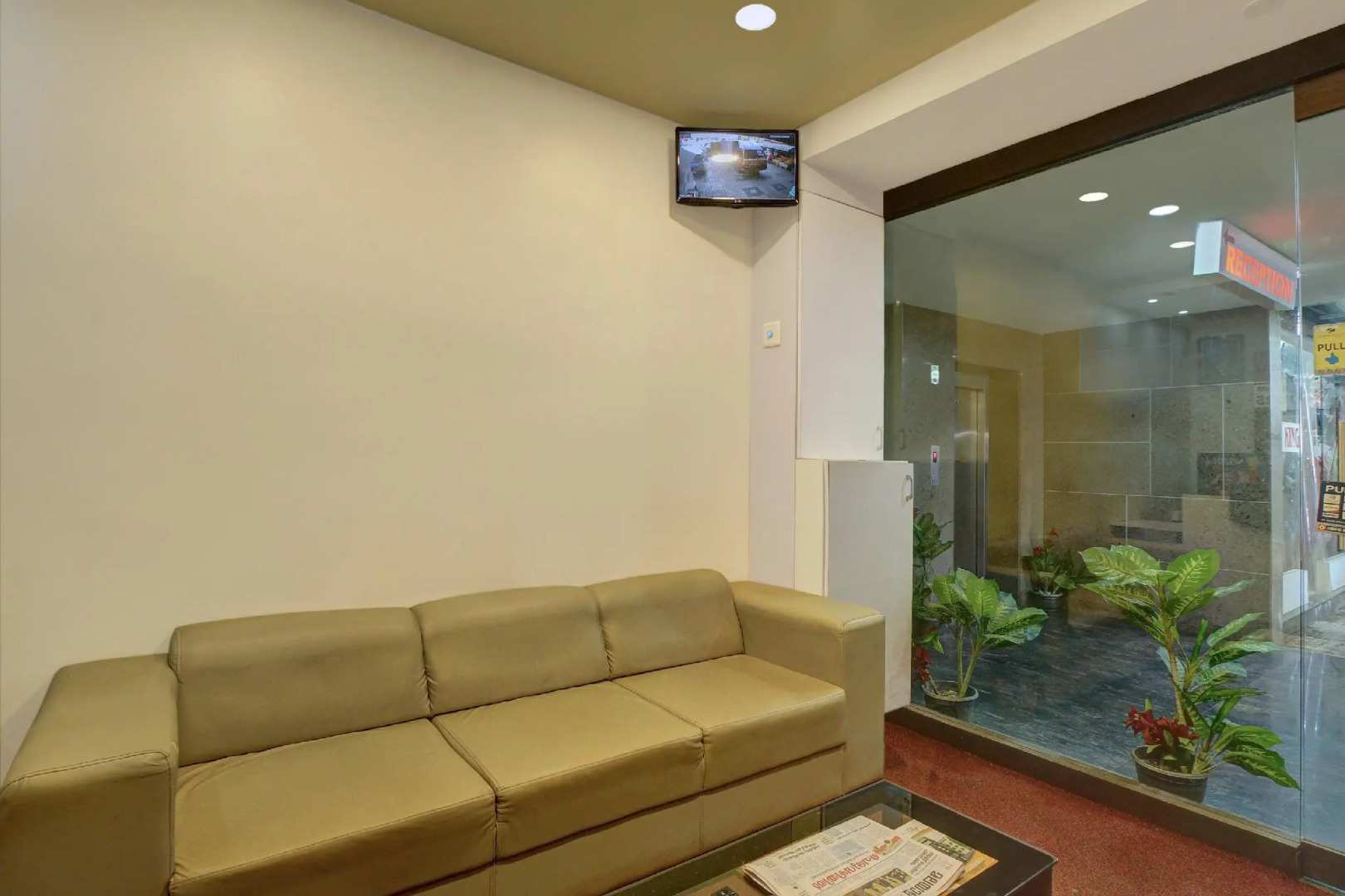 OYO 26743 Emirates Regency