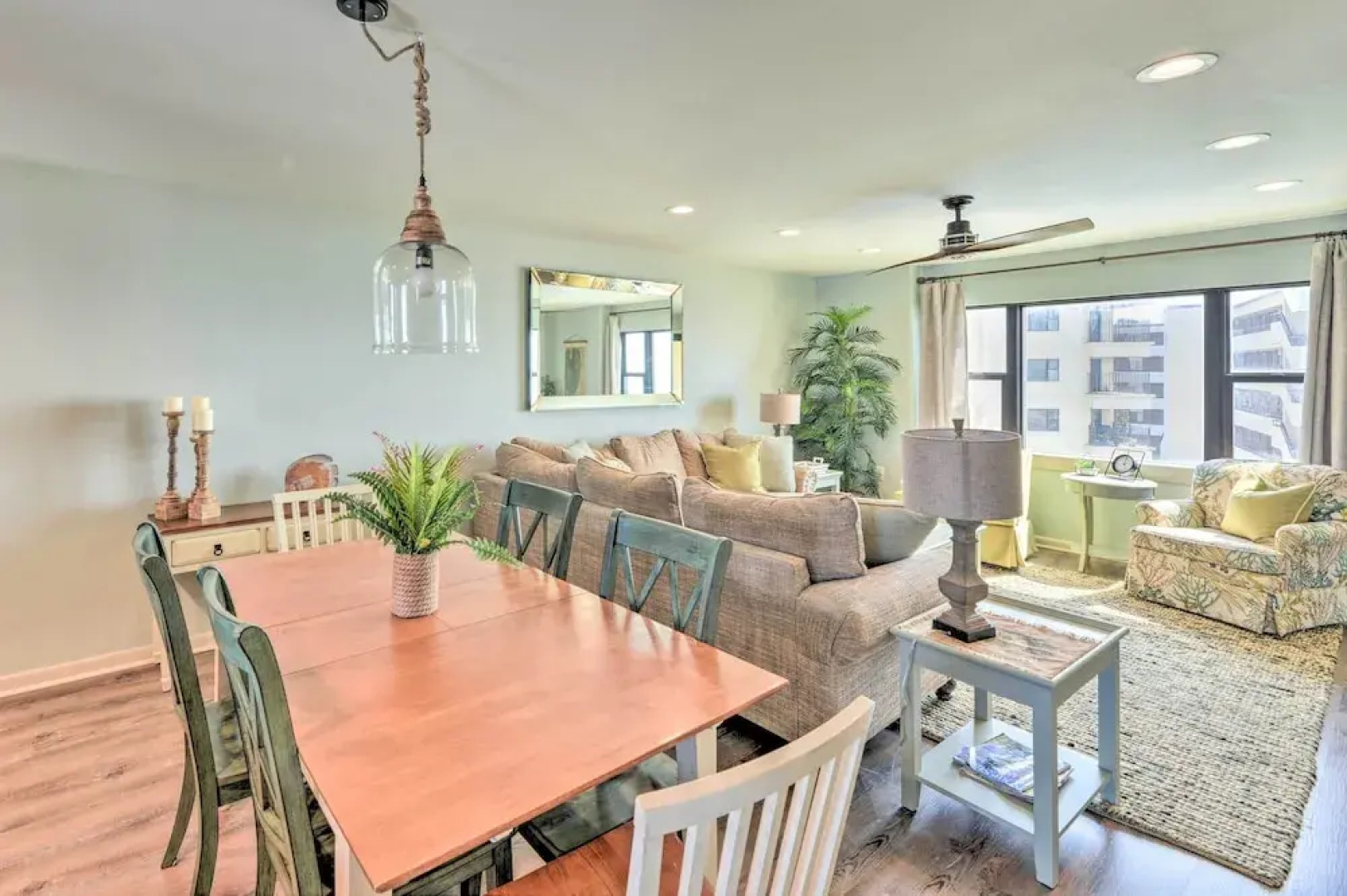 Summer Winds Resort Condo w/ Ocean Views!