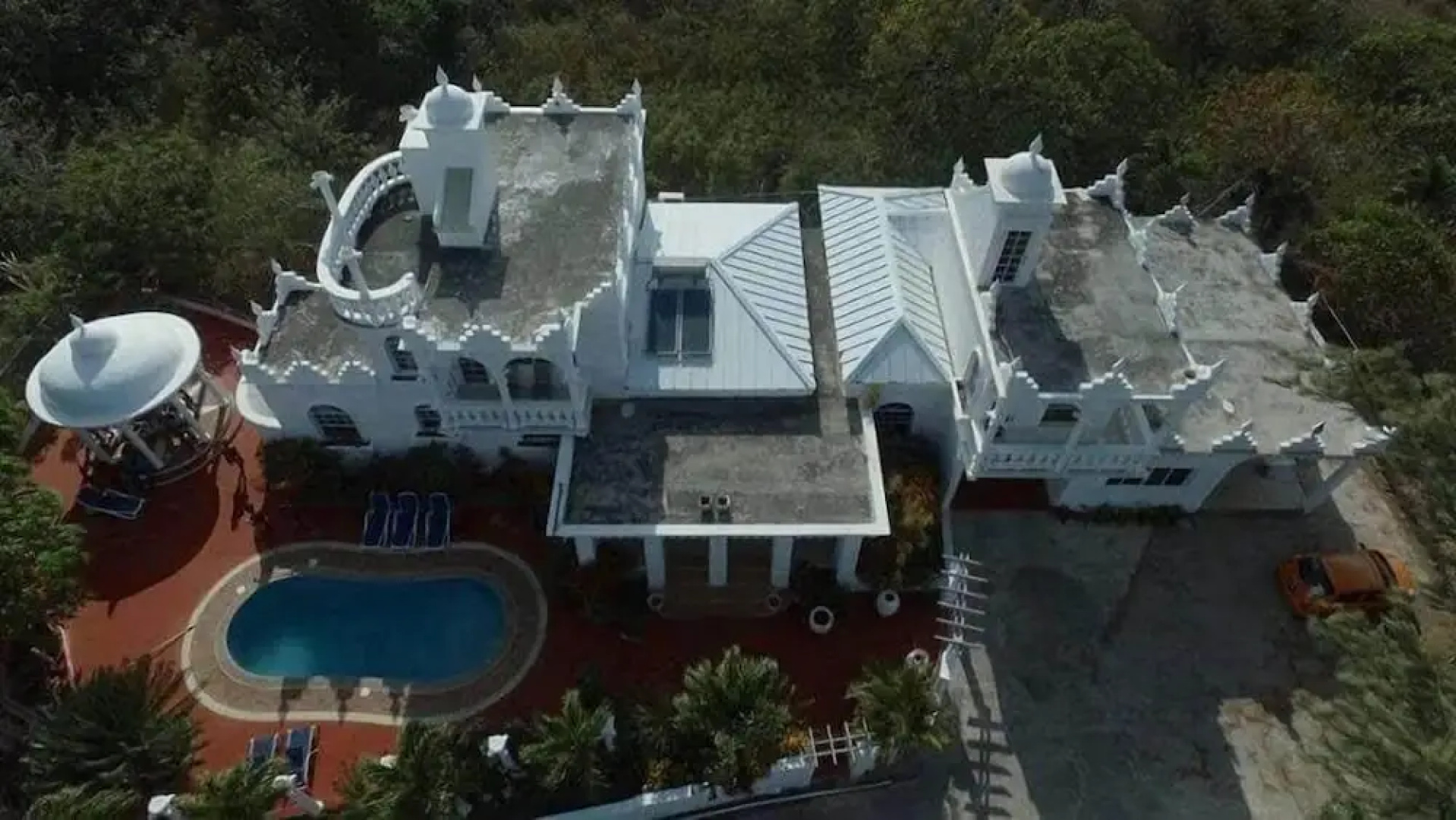 Château On Cotton Bay