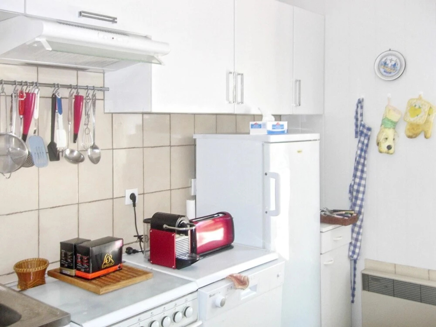 House With 4 Bedrooms in Varages, With Wonderful Mountain View, Privat