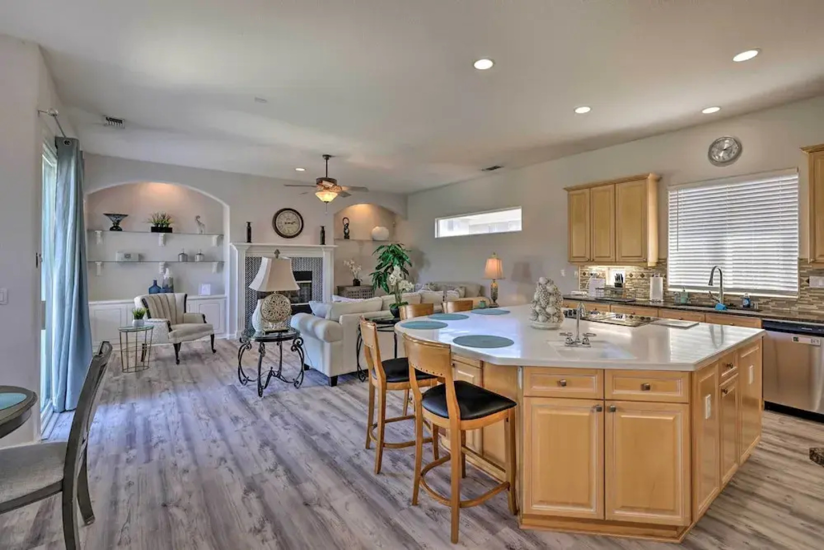 Family-friendly Modesto Home w/ Grill & Yard